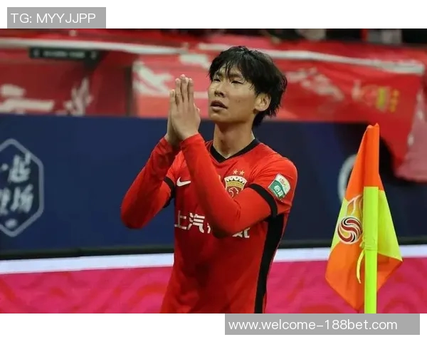 半场战报上海海港与首尔FC互交白卷蒯纪闻助攻失良机吕文君领黄牌